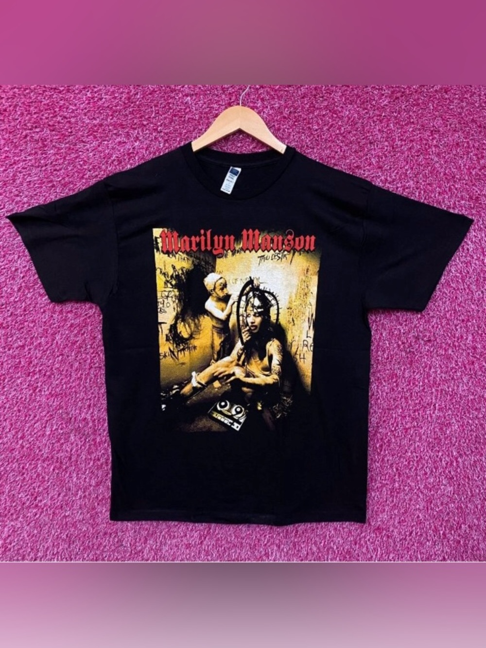Graphic Band Tee - Black